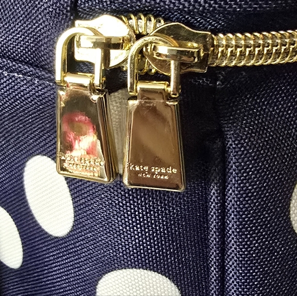 NWOT Kate Spade Navy Blue & White Polka Dot Insulated Cooler Shoulder Bag Large - Picture 4 of 9